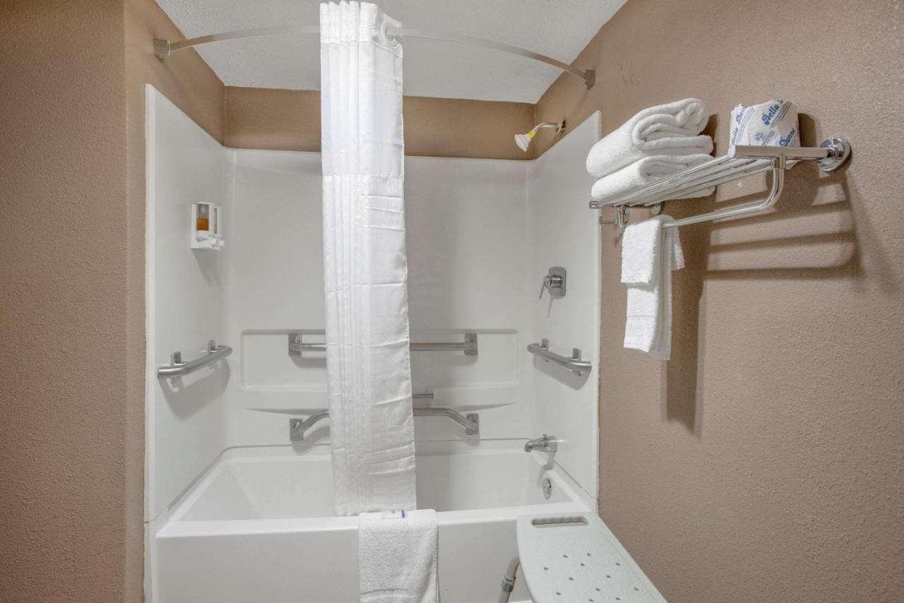 Rodeway Hotel